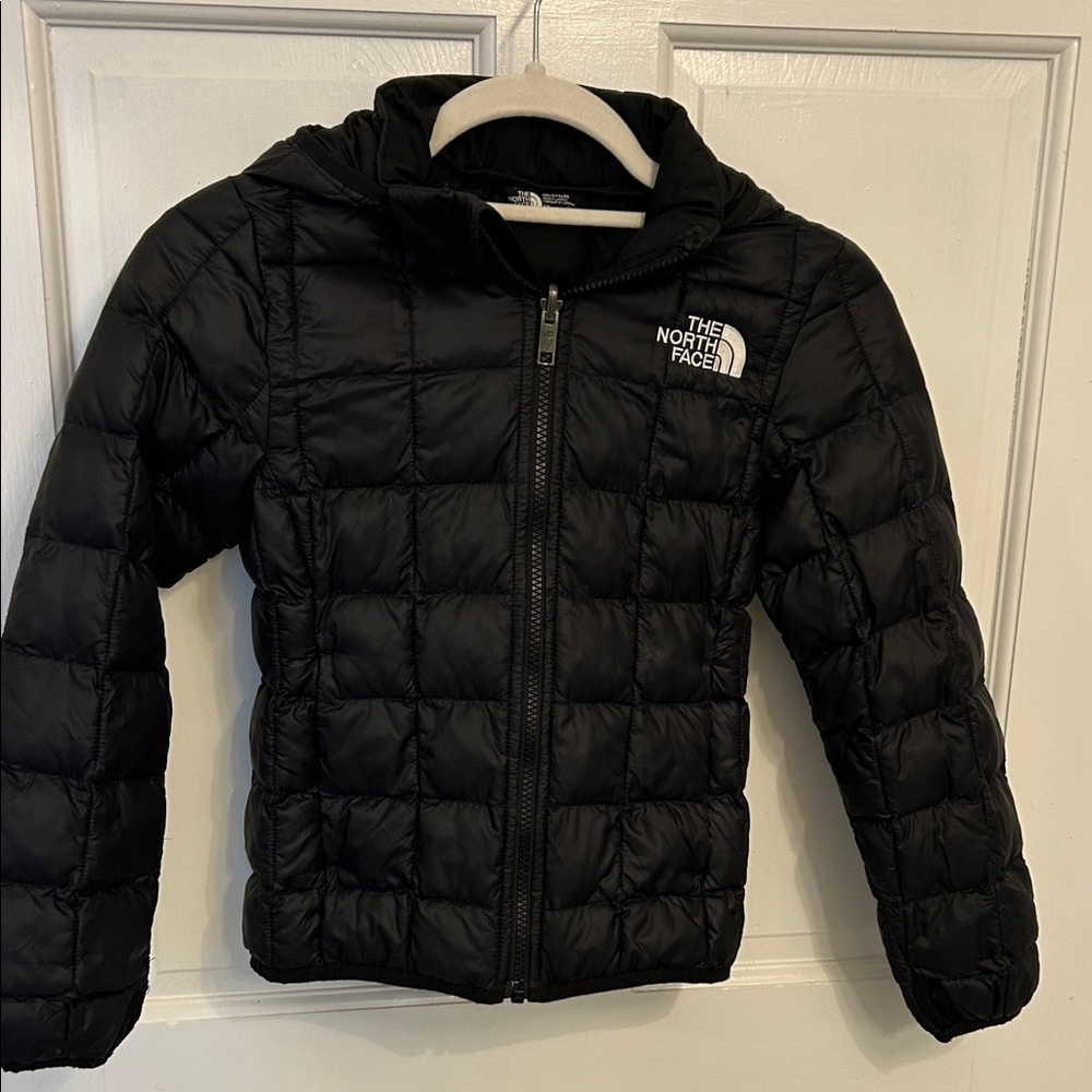 The North Face Thermoball Girls Black Jacket 7-8 small